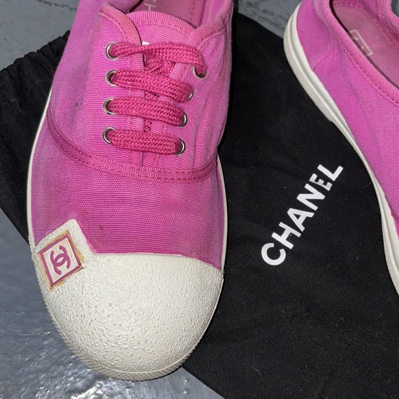 Chanel Fuchsia Magenta Pink cc Logo Sneakers - Picture 16 of 17